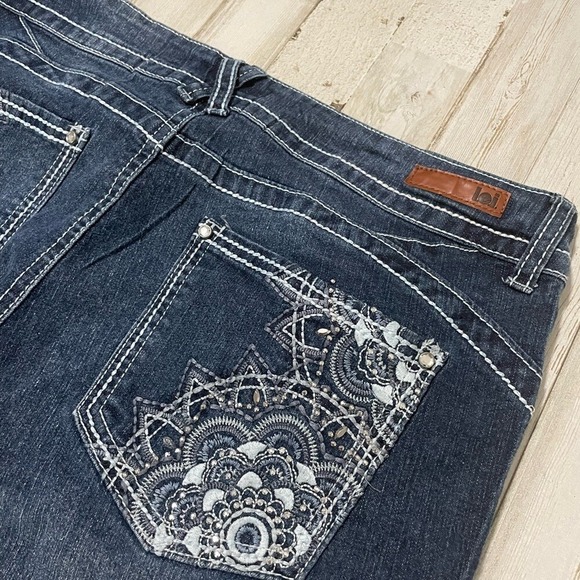 lei Ashley Low Rise Jean Shorts - bedazzled pockets - Size 13 - Picture 6 of 9